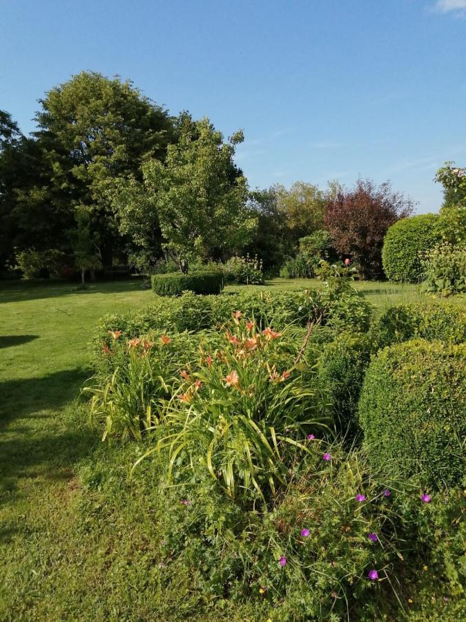 Les Berges De La Planchette Bed and Breakfast Yvignac-la-Tour Εξωτερικό φωτογραφία