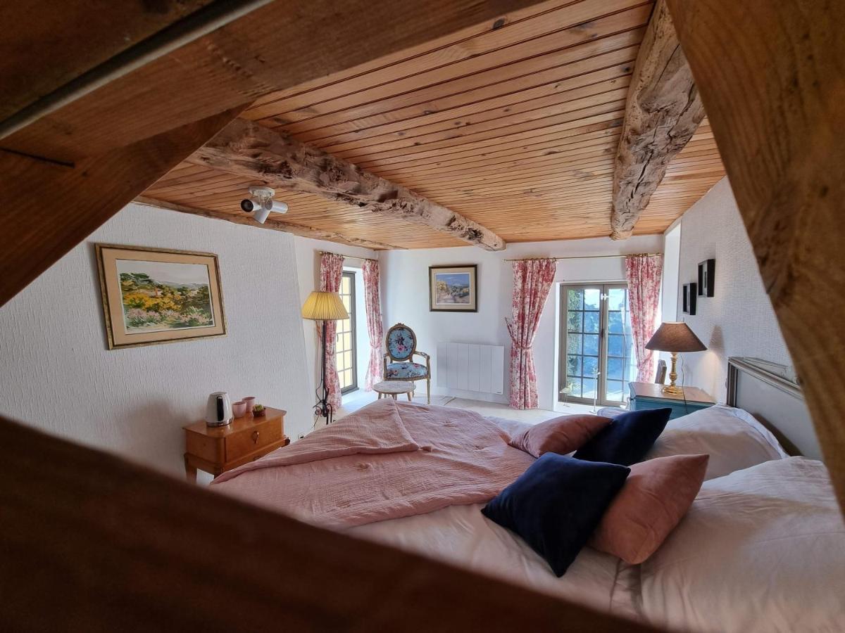 Les Berges De La Planchette Bed and Breakfast Yvignac-la-Tour Δωμάτιο φωτογραφία